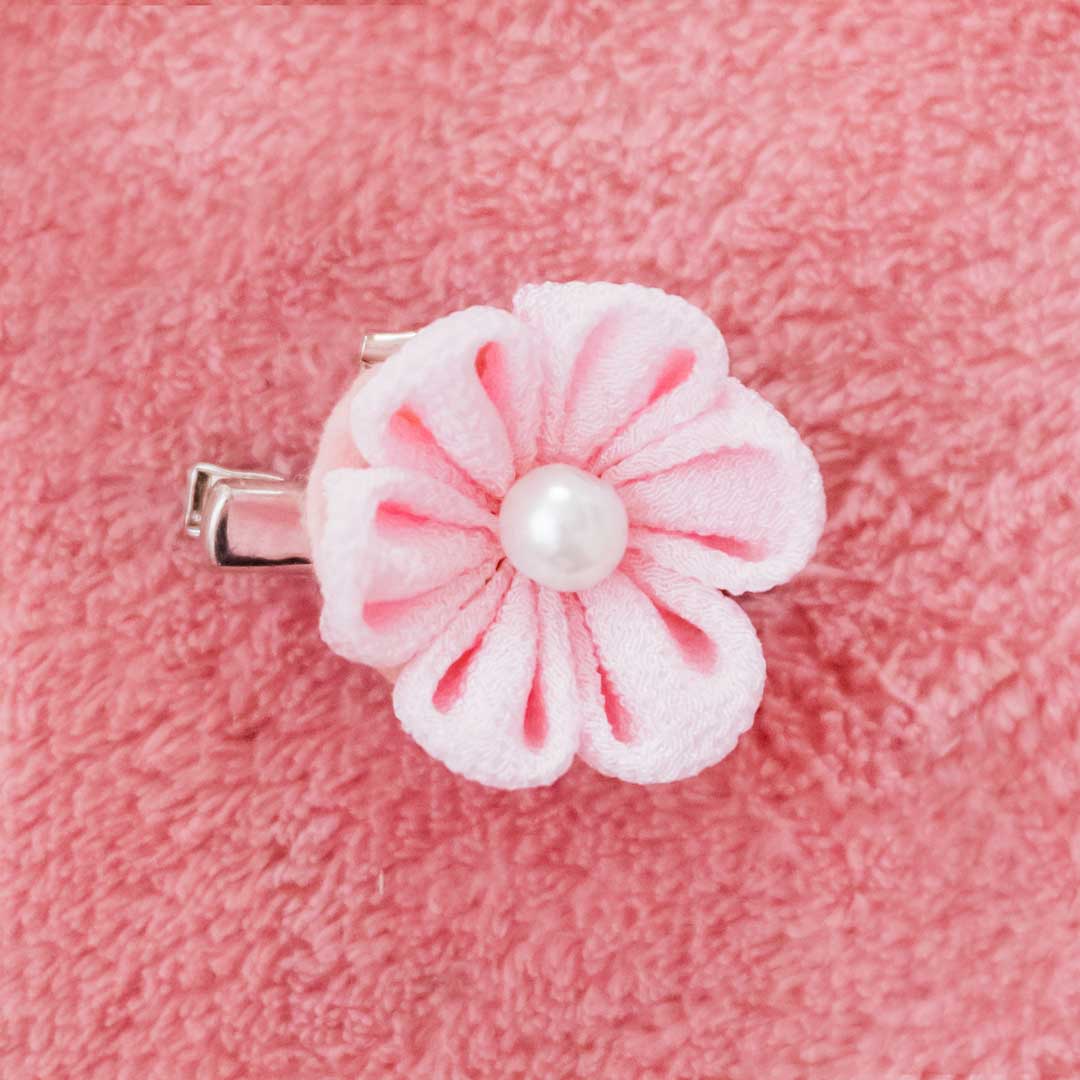 Japanese Children Accessories by Kaori Tavares - Pink Flower Hair Clip with Pearl image